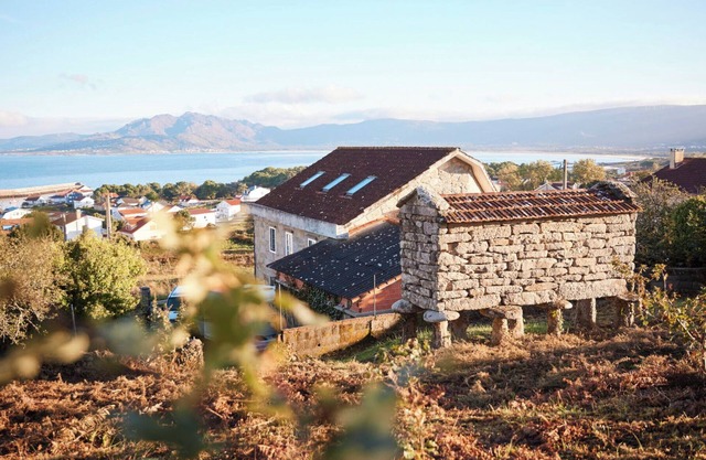 Villa de 6 Dormitorios con Vistas al mar y Jardín