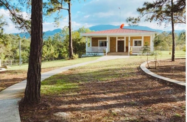 Villa de la Rosa Estancia R&R 3 bedroom home in the Pines of Siguatepeque