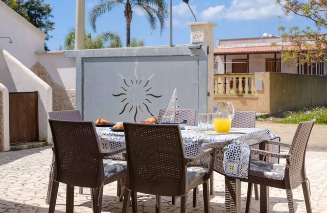 Villa Diamante Torre Lapillo With Air Conditioning, Parking And Wi-Fi