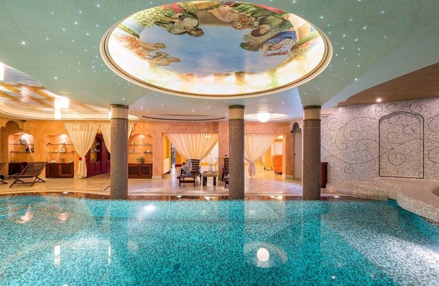 Villa Donatella - Four Bedroom Villa, Sleeps 8
