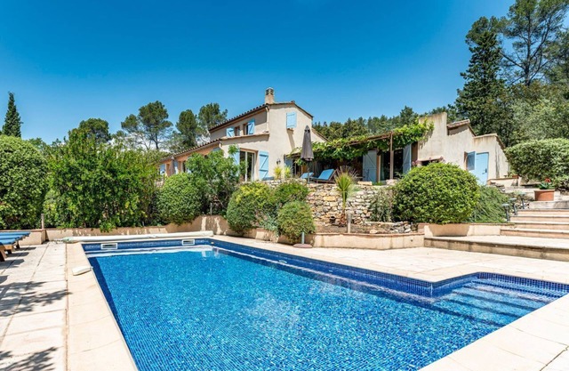 Villa Dumas - Four Bedroom Villa, Sleeps 6