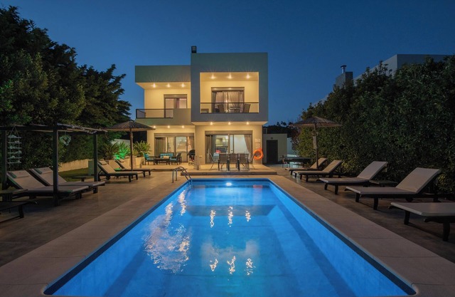 Villa Elena with private pool