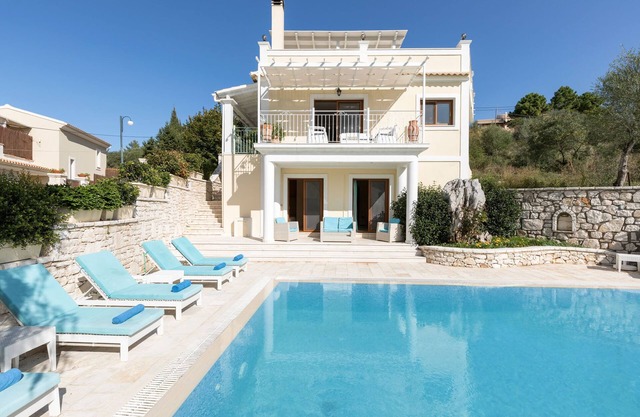 Villa Eleni in Kassiopi- Corfu with XL private pool , 4 bedrooms, 5 bathrooms