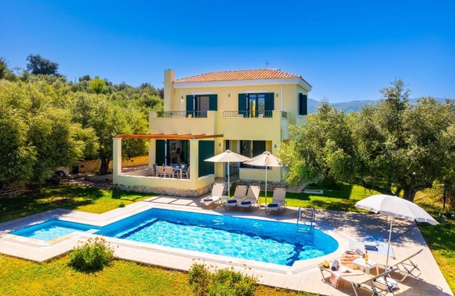 Villa Eleni - Three Bedroom Villa, Sleeps 7
