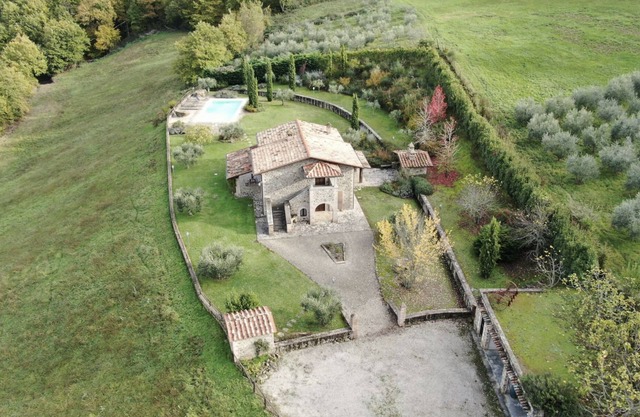 Villa Elisa, villa with private pool & air Co near Reschio Castle