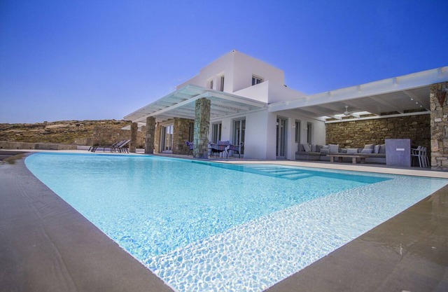 Villa Ellia 2 is Magnificent Villa for14 guests close to Elia beach