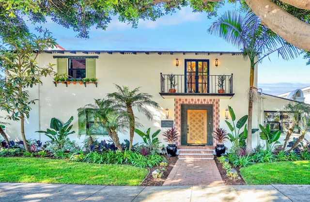 Villa Encanto- Luxe 6BRs Courtyard Game Room
