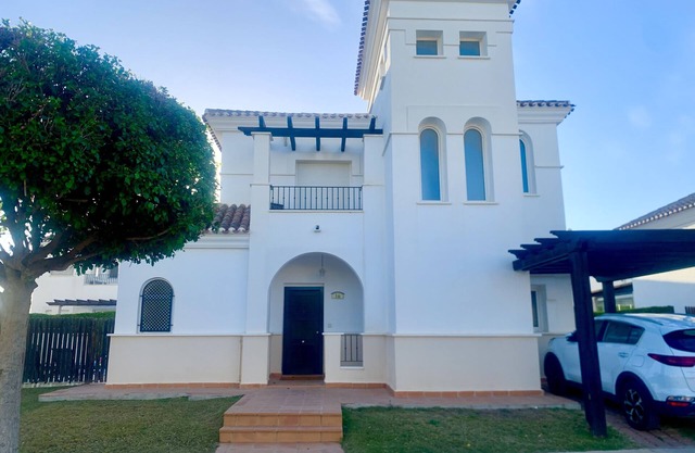 Villa Enebro, 3 Bed/3 Bath Villa, Private Pool & Jacuzzi on La Torre Golf Resort