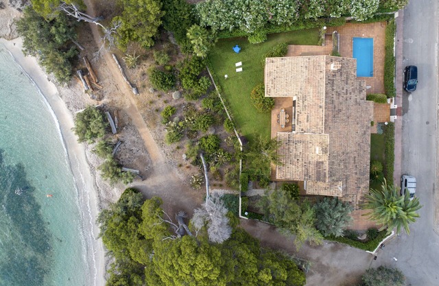 VILLA ES PINARO - BEACH FRONT