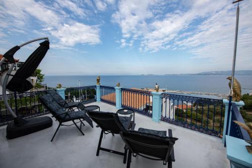 Villa Evmenia Panoramic sea view & Sea front apartments
