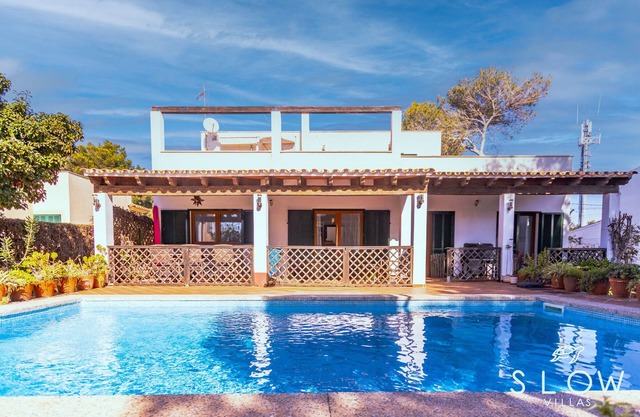 Villa Ewa, modern holiday house with pool, BBQ and partial sea views in Cala Pi