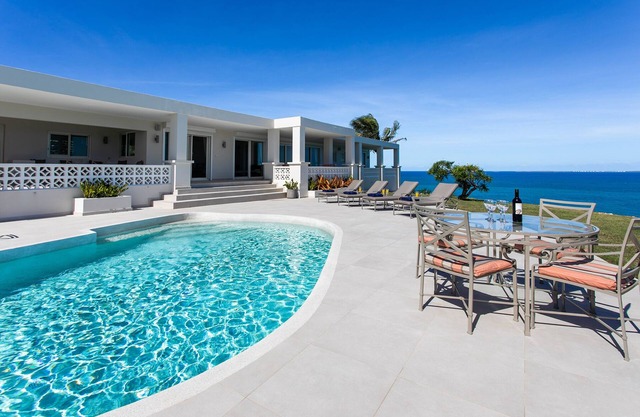 Villa Falaise Des Oiseaux | Waterfront - Located in Fabulous Terres Basses with Private Pool