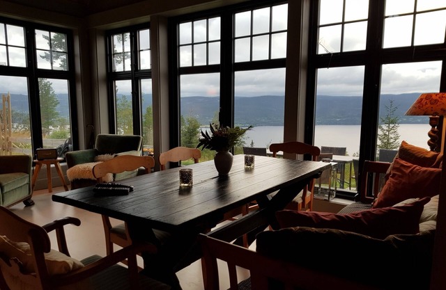 Villa Fjara 200m2 sleeps 22 guests