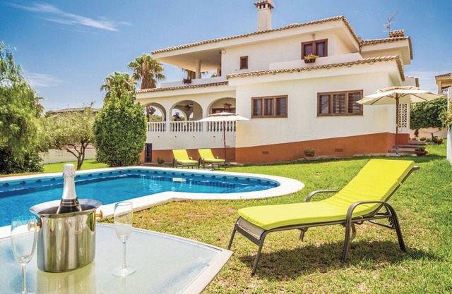 Villa for Rent in Oropesa del Mar - Book Your Vacation at Villa del Mar