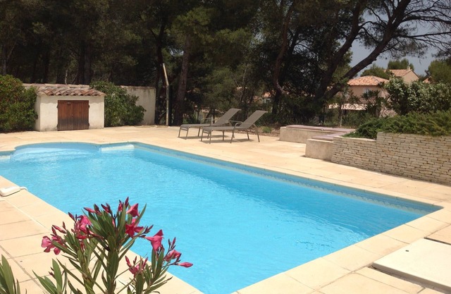 Villa for up to 11 people with private pool in Pont Royal golf estate