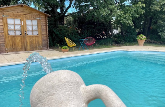 Villa sur Terrain Clos et Arboré de 2000 m2 , Avec Piscine