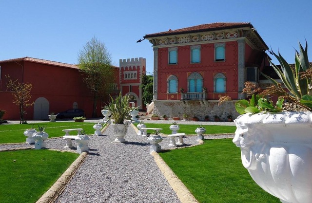 VILLA GARUTI VILLAGE