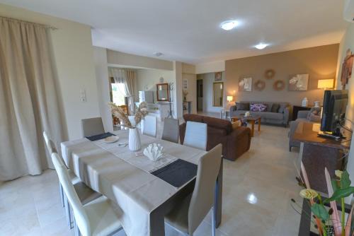 Villa George by RentalsPro Services - Nea Potidea Halkidiki