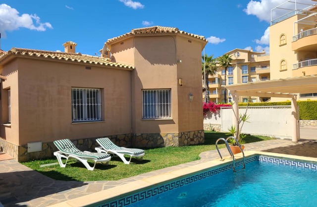 Villa GOLF & PLAYA I on the beach of Oliva Nova