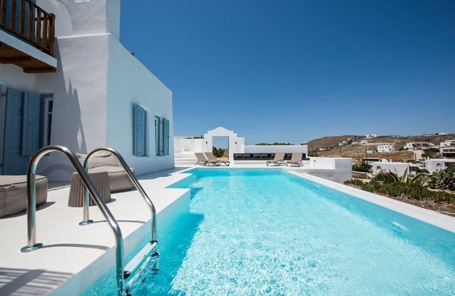 Villa Beryl - Three Bedroom Villa, Sleeps 6