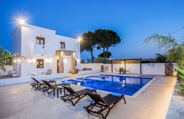 Villa Grayling - Two Bedroom Villa, Sleeps 6