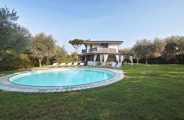 Villa "Grazia" with Wi-Fi, Garden, Terrace, Pool Gym & Sauna