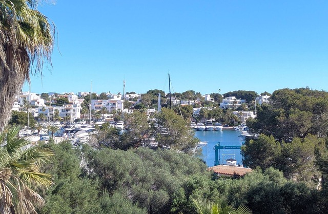 Villa half with pool *Family and dog-friendly vacation apartment