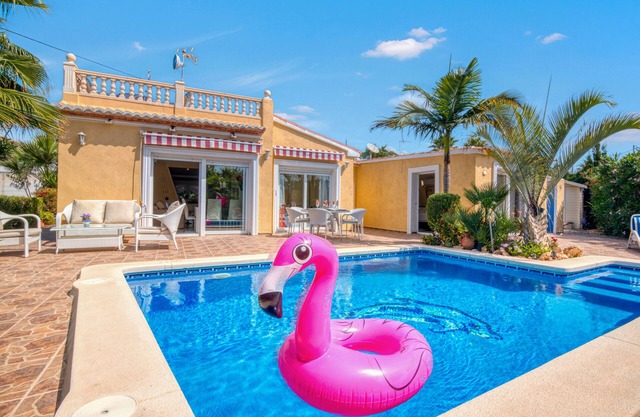 Villa 'Hayahay' with Sea View, Wi-Fi and Air Conditioning