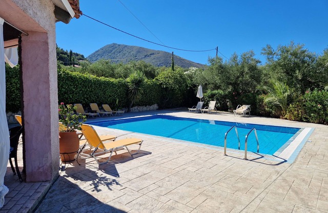 Villa Iliaktida - Private Pool, Garden, Outdoor Kitchen & BBQ