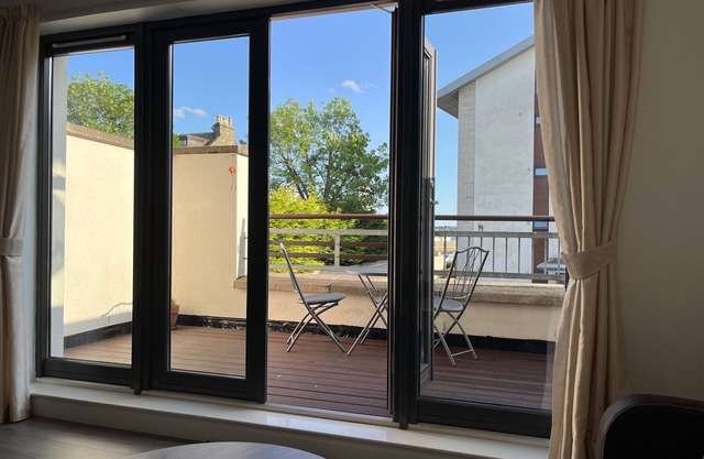 Villa in Broughty Ferry, With Harbour Views - visit V&A Dundee!