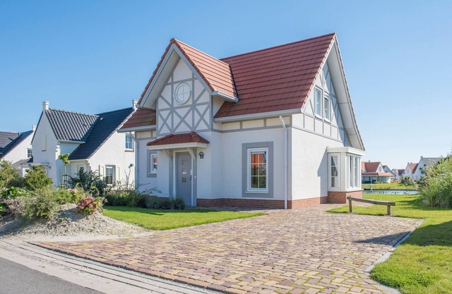 Villa in Cadzand-Bad near North Sea Beach