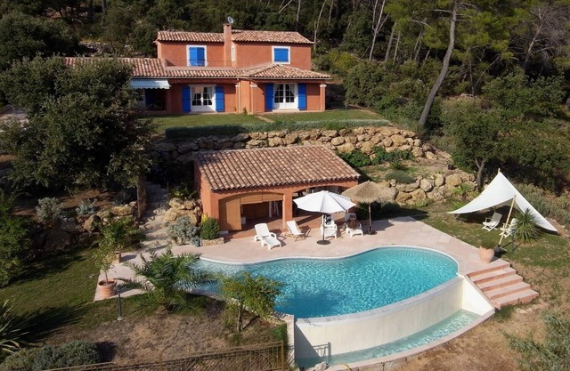 Villa in Lorgues with Private Pool
