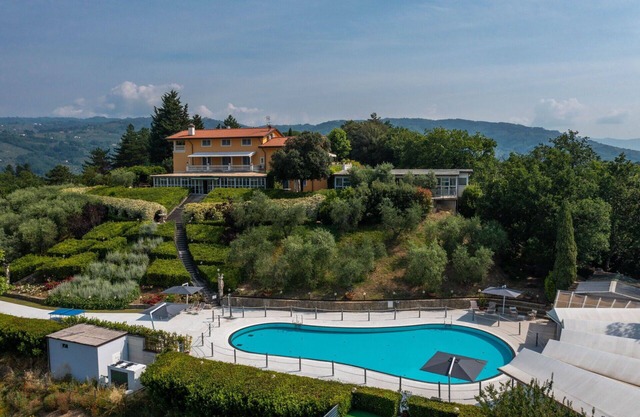 Villa in Montecatini Alto with 6 bedrooms sleeps 15