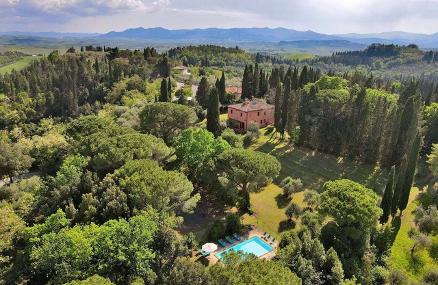 Villa in Montelopio with 6 bedrooms sleeps 12