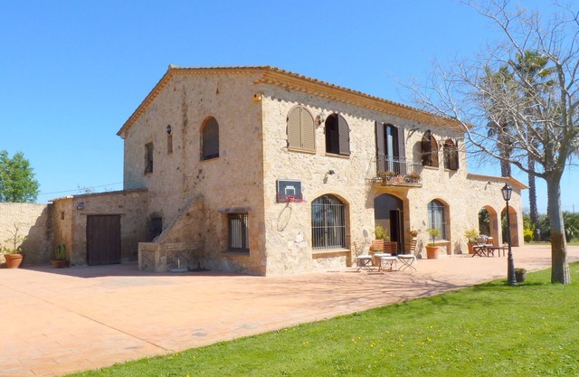 Villa in St Pere Pescador near Beach