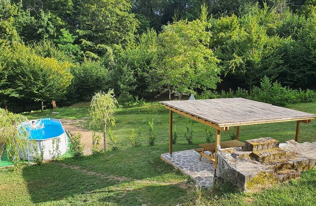 Villa in the middle of nature with Sauna, Pool and spa 10 minutes from downtown