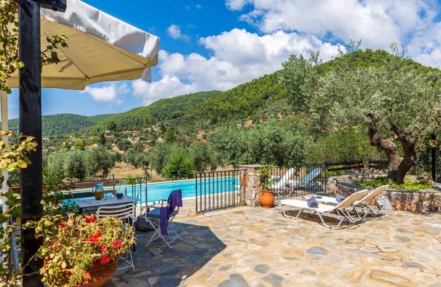 Villa Ioanna - Two Bedroom Villa, Sleeps 4