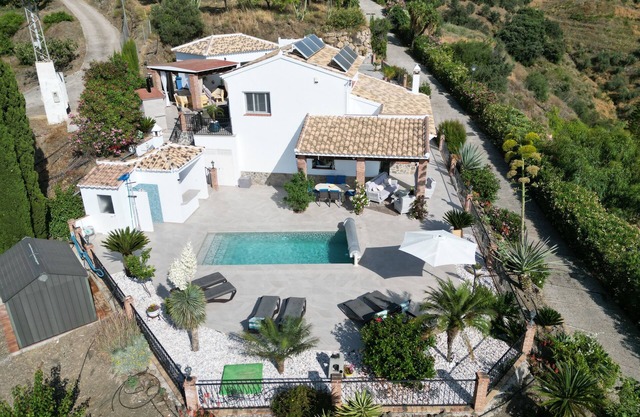 Villa Jessica is a stunning 3 bedroom villa substantially remodelled in 2025