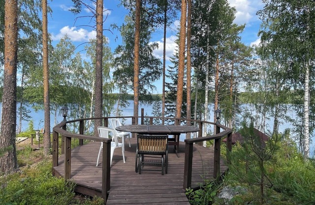 Villa Joutsen in Saimaa with jacuzzi