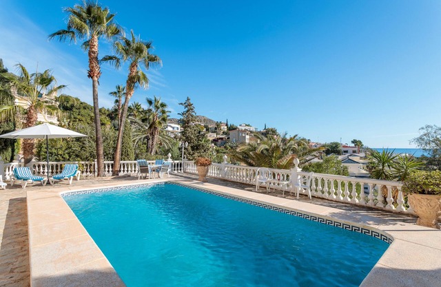 Villa 'Kalle' with Sea View, Wi-Fi and Air Conditioning