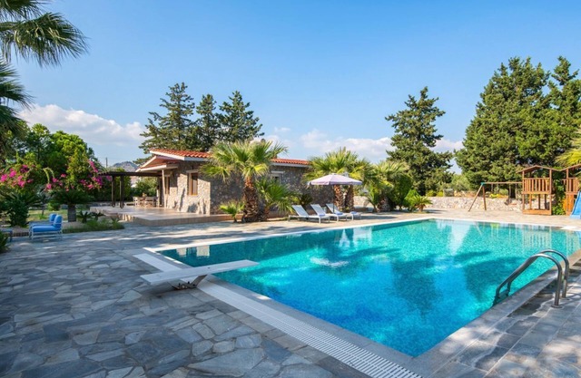 Villa Kalyptos - Three Bedroom Villa, Sleeps 6