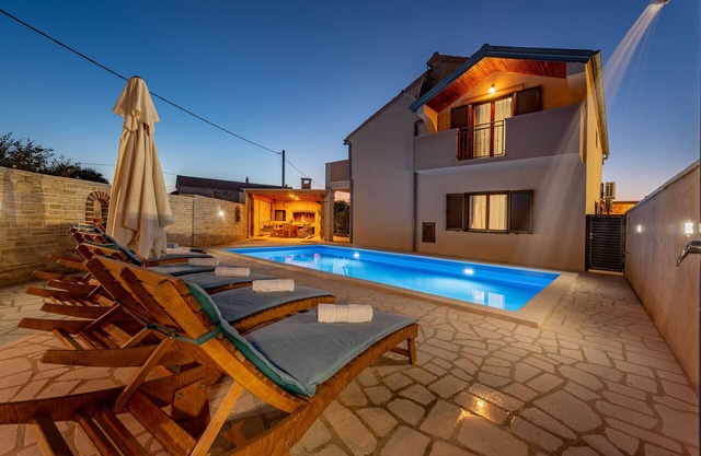 Villa Kamen ZadarVillas