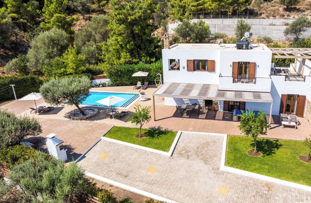 Villa Krini Selini - Four Bedroom Villa, Sleeps 6