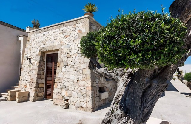 Villa 'La - Liscedde' with Sea View, Wi-Fi and Air Conditioning
