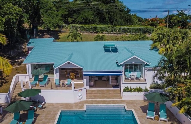 Villa La Mer 2BR in Saddleback by Personal Villas - Breathtkaing Hideaway