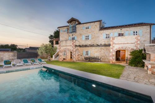 Villa Lamija by Villsy
