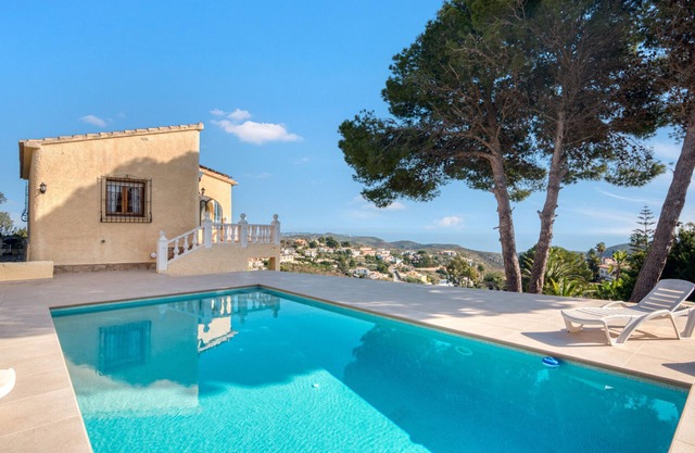 Villa 'Landhaus Mit Pool Und Spektakulren' with Sea View, Wi-Fi and Air Conditioning