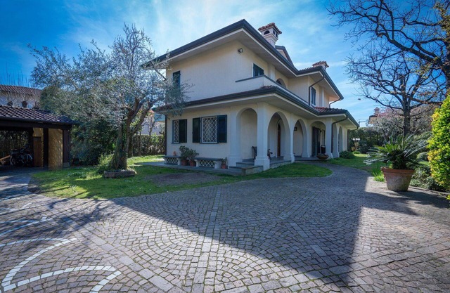 Villa Le Fontanelle In Forte Dei Marmi with Ac