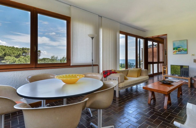 Villa "Le Terrazze" with Sea View & Shared Pool