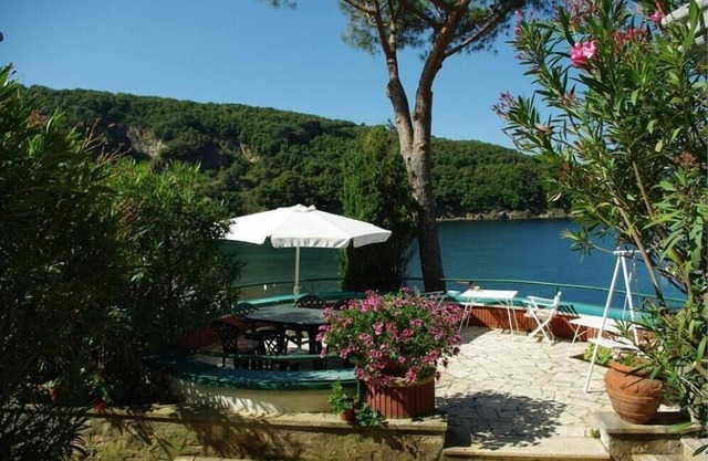 Villa Lia Directly on the Sea